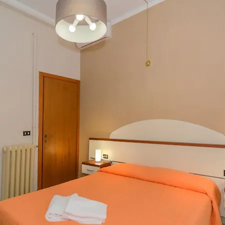 Grazia 2* Viareggio