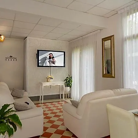 Grazia Hotel 2*